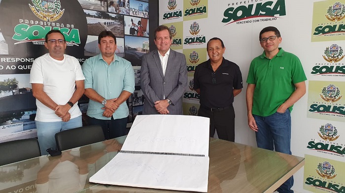 Em reunião, Fábio Tyrone discute a implantação de Aeroporto Regional em Sousa; 